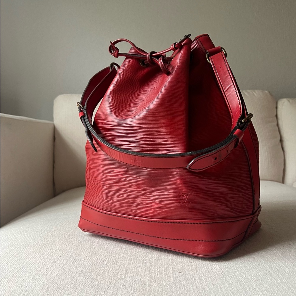 LOUIS VUITTON Epi Noe